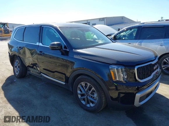 2023 Kia Telluride LX z VIN 5XYP2DGC2PG394637, wystawiony jako IAAI lot #41697582 z przebiegiem 19 836 mil mil oraz . Historia ofert i sprzedaży dostępna na DreamBid. Obrazek 1.