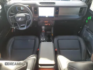 2024 Ford Bronco Badlands с VIN 1FMEE9BPXRLA90299, выставлен на аукционе Copart как лот 47808985 с пробегом 2 541 миль миль и Списание • Salvage title. История ставок и продаж доступна на DreamBid. Изображение 8.