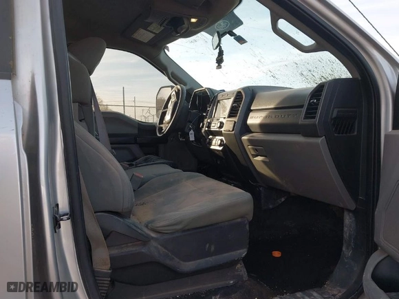 2019 Ford Super Duty F-250 SRW XL with VIN 1FT7W2B6XKEF96010, listed as a IAAI auction lot 41400048 with 198,599 mi miles. Bid and sale history available at carsss.com. Image 5.