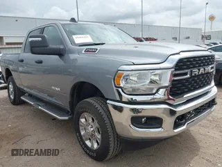 2024 Ram 2500 Big Horn с VIN 3C6UR5DJ7RG373916, выставлен на аукционе IAAI как лот 42661411 с пробегом 24 159 миль миль и . История ставок и продаж доступна на DreamBid. Изображение 1.
