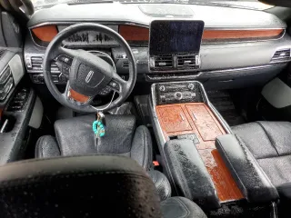 2020 Lincoln Navigator Reserve with VIN 5LMJJ2LTXLEL13589, listed as a Copart auction lot 43789325 with Not provided miles and Salvage title. Bid and sale history available at DreamBid. Image 8.