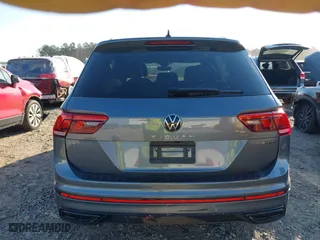 2023 Volkswagen Tiguan SE R-Line Black with VIN 3VV8B7AX3PM014632, listed as a IAAI auction lot 41002858 with 40,955 mi miles. Bid and sale history available at carsss.com. Image 17.