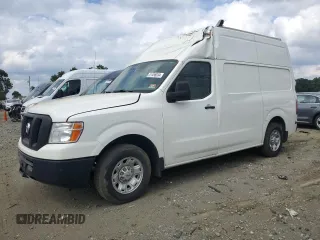 2021 Nissan NV Cargo SV z VIN 1N6BF0LY4MN805739, wystawiony jako Copart lot #51456534 z przebiegiem 121 928 mil mil oraz Szkody całkowita. Historia ofert i sprzedaży dostępna na DreamBid. Obrazek 1.