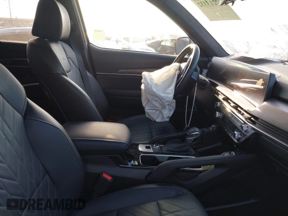 2025 Kia Telluride SX-Prestige X-Line with VIN 5XYP5DGCXSG579857, listed as a IAAI auction lot 42213332 with 4,738 mi miles and . Bid and sale history available at DreamBid. Image 5.