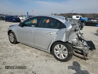 2015 Chevrolet Cruze LS z VIN 1G1PA5SH7F7300851, wystawiony jako Copart lot #48953325 z przebiegiem 95 547 mil mil oraz Szkoda całkowita • Salvage title. Historia ofert i sprzedaży dostępna na DreamBid. Obrazek 2.