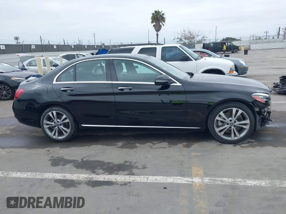 2019 Mercedes-Benz C 300 with VIN 55SWF8DB2KU298654, listed as a IAAI auction lot 42153735 with 58,260 mi miles and . Bid and sale history available at DreamBid. Image 14.