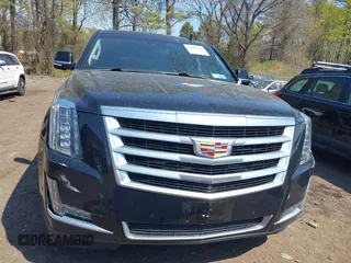 2019 Cadillac Escalade Luxury z VIN 1GYS4BKJ2KR214785, wystawiony jako IAAI lot #42026285 z przebiegiem 91 252 mil mil oraz . Historia ofert i sprzedaży dostępna na DreamBid. Obrazek 12.