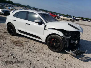 2022 Porsche Macan Turbo with VIN WP1AF2A53NLB31632, listed as a Copart auction lot 54890115 with 31,880 mi miles and Salvage title. Bid and sale history available at DreamBid. Image 4.