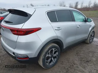 2020 Kia Sportage LX with VIN KNDPMCAC8L7805821, listed as a IAAI auction lot 42006272 with 11,058 mi miles. Bid and sale history available at carsss.com. Image 4.
