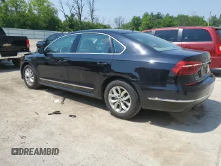 2017 Volkswagen Passat S z VIN 1VWAT7A38HC014720, wystawiony jako Copart lot #58744235 z przebiegiem 273 593 mil mil oraz Czysty tytuł • Clean title. Historia ofert i sprzedaży dostępna na DreamBid. Obrazek 2.