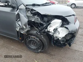2014 Scion xD z VIN JTKKUPB45E1045712, wystawiony jako IAAI lot #41173968 z przebiegiem 137 345 mil mil oraz . Historia ofert i sprzedaży dostępna na DreamBid. Obrazek 6.