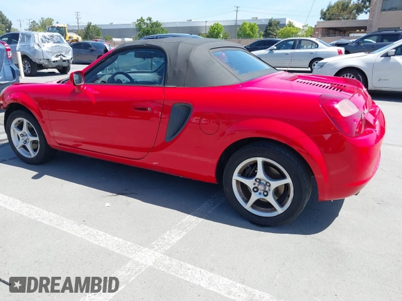 2000 Toyota MR2 z VIN JTDFR3207Y0021485, wystawiony jako IAAI lot #42281031 z przebiegiem 133 064 mil mil oraz . Historia ofert i sprzedaży dostępna na DreamBid. Obrazek 3.