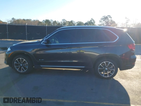 2017 BMW X5 xDrive50i z VIN 5UXKR6C34H0J85462, wystawiony jako IAAI lot #41768496 z przebiegiem 109 596 mil mil oraz . Historia ofert i sprzedaży dostępna na DreamBid. Obrazek 14.