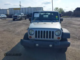 2013 Jeep Wrangler Sport with VIN 1C4AJWAG5DL639365, listed as a IAAI auction lot 40342277 with 117,109 mi miles and . Bid and sale history available at DreamBid. Image 12.