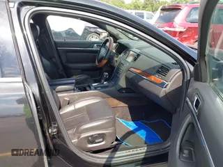 2015 Lincoln MKS с VIN 1LNHL9DK2FG600346, выставлен на аукционе IAAI как лот 42282772 с пробегом 347 761 миль миль и . История ставок и продаж доступна на DreamBid. Изображение 5.