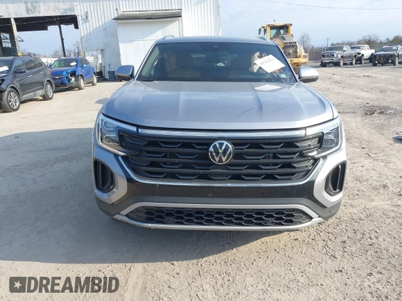 2024 Volkswagen Atlas SE with VIN 1V2KE2CA4RC223498, listed as a IAAI auction lot 41762422 with 15,618 mi miles and . Bid and sale history available at DreamBid. Image 13.