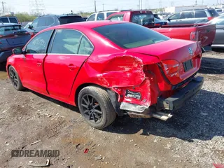 2013 Volkswagen Jetta SE z VIN 3VWDP7AJ2DM396638, wystawiony jako IAAI lot #41917933 z przebiegiem 156 882 mil mil oraz . Historia ofert i sprzedaży dostępna na DreamBid. Obrazek 3.
