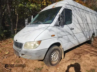 2006 Freightliner Sprinter with VIN WDYPD744865874217, listed as a Copart auction lot 82577704 with 253,844 mi miles and Clean Title. Bid and sale history available at DreamBid. Image 2.