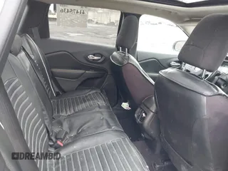 2016 Jeep Cherokee Latitude with VIN 1C4PJMCB8GW282752, listed as a IAAI auction lot 41475436 with 94,257 mi miles. Bid and sale history available at carsss.com. Image 8.