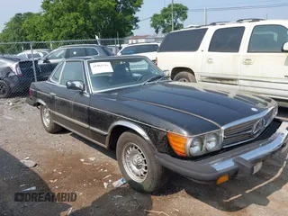 1982 Mercedes-Benz 380 SL z VIN WDBBA45A0CB017032, wystawiony jako IAAI lot #42461326 z przebiegiem 153 044 mil mil oraz . Historia ofert i sprzedaży dostępna na DreamBid. Obrazek 13.