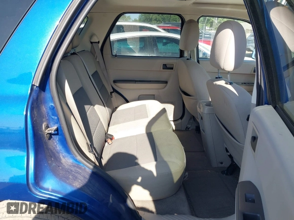 2008 Ford Escape XLT с VIN 1FMCU03188KE00812, выставлен на аукционе IAAI как лот 42015999 с пробегом 106 111 миль миль и . История ставок и продаж доступна на DreamBid. Изображение 8.