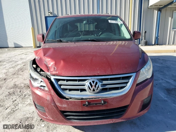 2014 Volkswagen Routan SE w/RSE & Navigation with VIN 2C4RVABG6ER134856, listed as a Copart auction lot 47116875 with 131,648 mi miles and Salvage Title. Bid and sale history available at carsss.com. Image 5.