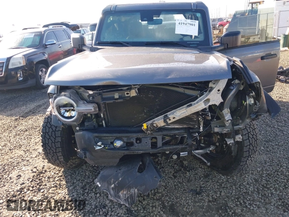2024 Ford Bronco Big Bend z VIN 1FMDE7BH7RLB48202, wystawiony jako IAAI lot #41947901 z przebiegiem 1 704 mil mil oraz . Historia ofert i sprzedaży dostępna na DreamBid. Obrazek 6.