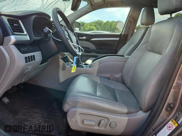 2017 Toyota Highlander XLE with VIN 5TDJZRFH7HS468912, listed as a Copart auction lot 62821955 with 79,331 mi miles and Salvage title. Bid and sale history available at DreamBid. Image 7.