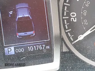 2017 Toyota Tacoma SR5 z VIN 3TMAZ5CN8HM051558, wystawiony jako IAAI lot #42320319 z przebiegiem 101 767 mil mil oraz . Historia ofert i sprzedaży dostępna na DreamBid. Obrazek 15.
