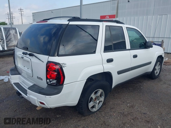 2005 Chevrolet TrailBlazer LS with VIN 1GNDS13SX52388713, listed as a IAAI auction lot 42100834 with 153,824 mi miles and . Bid and sale history available at DreamBid. Image 4.
