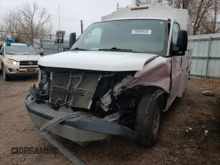 2015 Chevrolet Express Commercial with VIN 1GB0G2CG8F1137341, listed as a Copart auction lot 78806633 with 221,066 mi miles and Salvage Title. Bid and sale history available at carsss.com. Image 1.