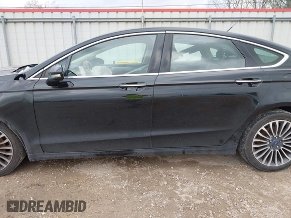 2017 Ford Fusion SE with VIN 3FA6P0H93HR120062, listed as a IAAI auction lot 41564542 with 162,624 mi miles and . Bid and sale history available at carsss.com. Image 15.