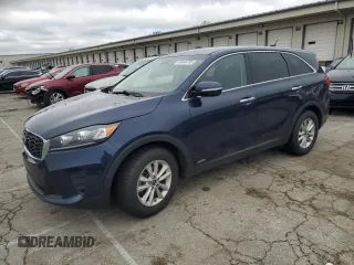 2019 Kia Sorento LX z VIN 5XYPGDA56KG490467, wystawiony jako Copart lot #54440795 z przebiegiem 96 677 mil mil oraz Szkoda całkowita • Salvage title. Historia ofert i sprzedaży dostępna na DreamBid. Obrazek 1.