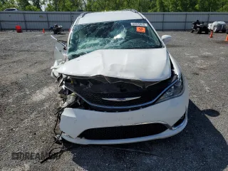 2017 Chrysler Pacifica Touring L Plus with VIN 2C4RC1EG2HR543670, listed as a Copart auction lot 55919415 with 87,950 mi miles and Salvage Title. Bid and sale history available at DreamBid. Image 5.