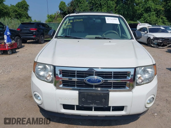 2011 Ford Escape XLT z VIN 1FMCU9DG3BKB69543, wystawiony jako IAAI lot #42763900 z przebiegiem 82 676 mil mil oraz . Historia ofert i sprzedaży dostępna na DreamBid. Obrazek 6.