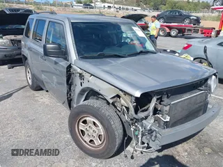 2015 Jeep Patriot Sport with VIN 1C4NJPBB7FD402500, listed as a IAAI auction lot 41912943 with 116,318 mi miles. Bid and sale history available at carsss.com. Image 6.