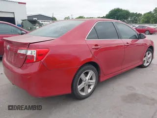 2013 Toyota Camry L with VIN 4T1BF1FK1DU662864, listed as a IAAI auction lot 42035529 with 235,460 mi miles. Bid and sale history available at carsss.com. Image 4.