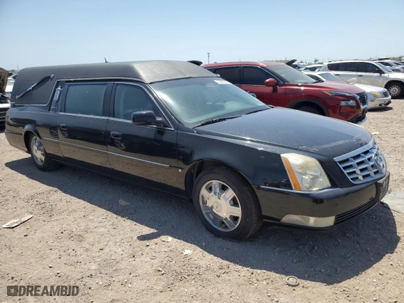 2008 Cadillac DTS Professional 1SH with VIN 1GEEH00Y98U500321, listed as a Copart auction lot 52588845 with 170,325 mi miles and Clean Title. Bid and sale history available at carsss.com. Image 4.