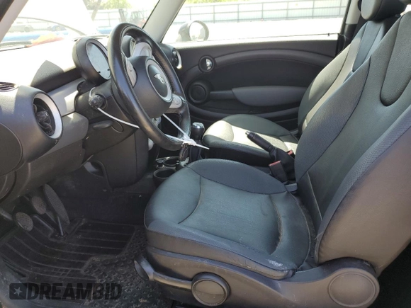 2010 MINI Hardtop with VIN WMWMF3C53ATU79777, listed as a Copart auction lot 55530175 with 177,225 mi miles and Clean title. Bid and sale history available at DreamBid. Image 7.