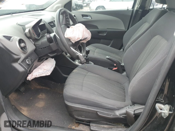 2012 Chevrolet Sonic LT z VIN 1G1JD6SB0C4147161, wystawiony jako Copart lot #41803735 z przebiegiem Nie podano mil oraz Czysty tytuł • Clean title. Historia ofert i sprzedaży dostępna na DreamBid. Obrazek 7.