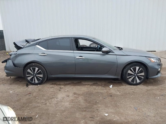 2020 Nissan Altima 2.5 SV with VIN 1N4BL4DV0LN319828, listed as a IAAI auction lot 41612158 with 66,116 mi miles. Bid and sale history available at carsss.com. Image 13.