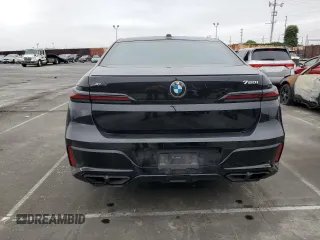 2024 BMW 7 Series 760i xDrive z VIN WBA33EJ07RCR40210, wystawiony jako Copart lot #60499865 z przebiegiem 10 080 mil mil oraz Szkoda całkowita • Salvage title. Historia ofert i sprzedaży dostępna na DreamBid. Obrazek 6.