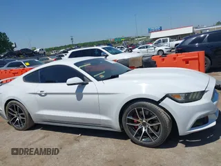 2016 Ford Mustang EcoBoost z VIN 1FA6P8TH6G5336387, wystawiony jako IAAI lot #42255659 z przebiegiem 148 715 mil mil oraz . Historia ofert i sprzedaży dostępna na DreamBid. Obrazek 13.