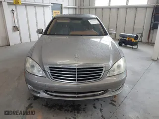 2007 Mercedes-Benz S-Class 5.5L V8 with VIN WDDNG71X07A081212, listed as a IAAI auction lot 41971565 with 166,904 mi miles. Bid and sale history available at carsss.com. Image 12.