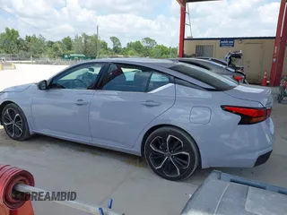 2024 Nissan Altima SR z VIN 1N4BL4CV2RN380575, wystawiony jako IAAI lot #42322744 z przebiegiem 10 763 mil mil oraz . Historia ofert i sprzedaży dostępna na DreamBid. Obrazek 14.