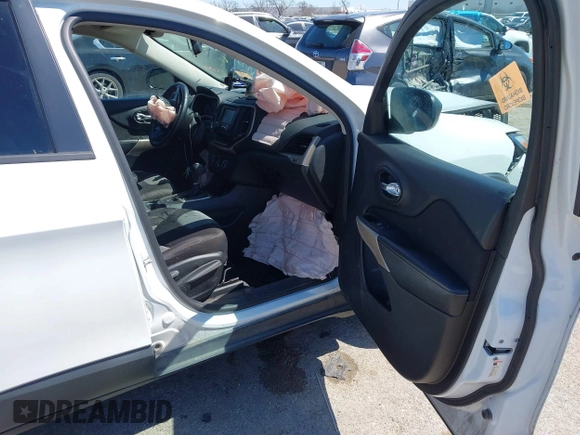 2017 Jeep Cherokee Sport with VIN 1C4PJLAB2HW578221, listed as a IAAI auction lot 41845458 with 189,580 mi miles and . Bid and sale history available at DreamBid. Image 5.
