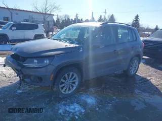 2017 Volkswagen Tiguan S z VIN WVGAV7AX1HK050251, wystawiony jako IAAI lot #41608261 z przebiegiem 172 298 mil mil oraz . Historia ofert i sprzedaży dostępna na DreamBid. Obrazek 2.