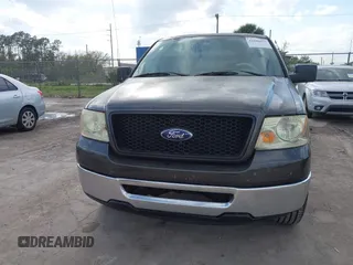 2006 Ford F-150 STX z VIN 1FTRX12W86NA01130, wystawiony jako IAAI lot #41690557 z przebiegiem 261 315 mil mil oraz . Historia ofert i sprzedaży dostępna na DreamBid. Obrazek 6.