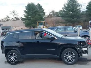 2018 Jeep Compass Altitude with VIN 3C4NJDBB9JT115080, listed as a IAAI auction lot 40751109 with 104,129 mi miles and . Bid and sale history available at carsss.com. Image 14.