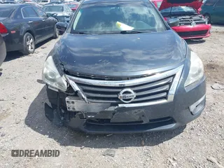 2013 Nissan Altima 2.5 S with VIN 1N4AL3AP4DC913024, listed as a IAAI auction lot 42045465 with 172,990 mi miles and . Bid and sale history available at carsss.com. Image 12.